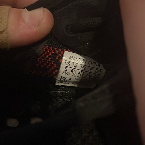 Yeezy 350 breds 2017 - Picture 4 of 7